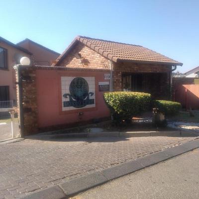 Duplex For Rent in Mondeor, Johannesburg