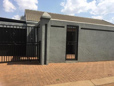 House For Rent in Protea North, Soweto